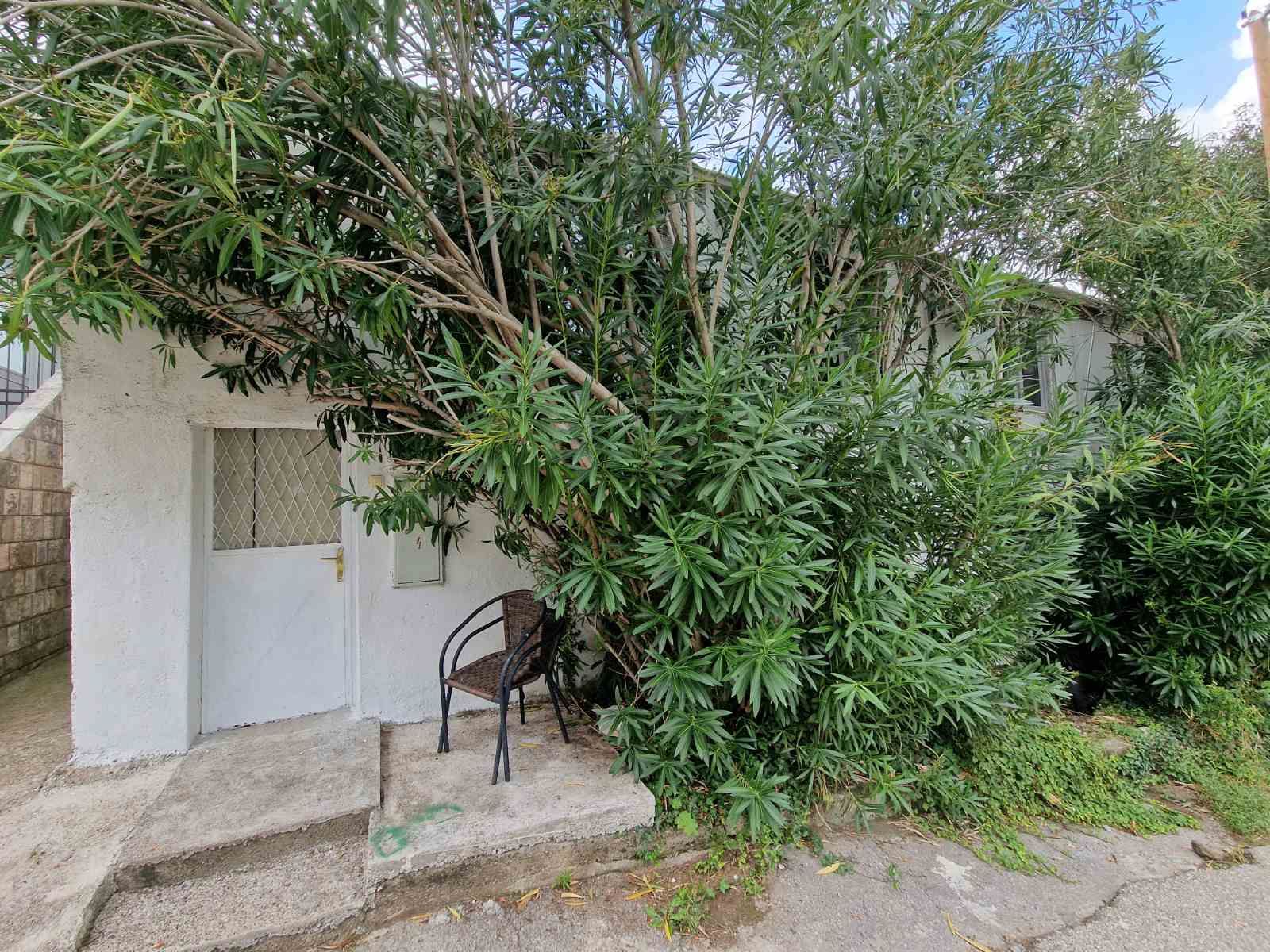 Na prodaju kuca sa dva apartmana 37m2 + 42m2 u Becicima. - Amfora Real Estate