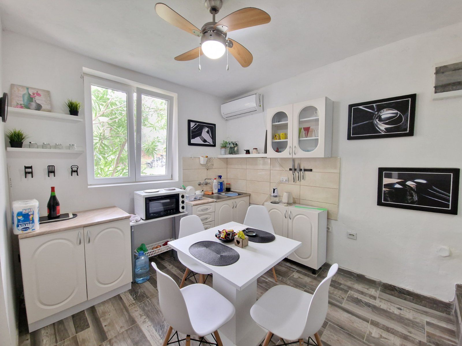 Na prodaju kuca sa dva apartmana 37m2 + 42m2 u Becicima. - Amfora Real Estate