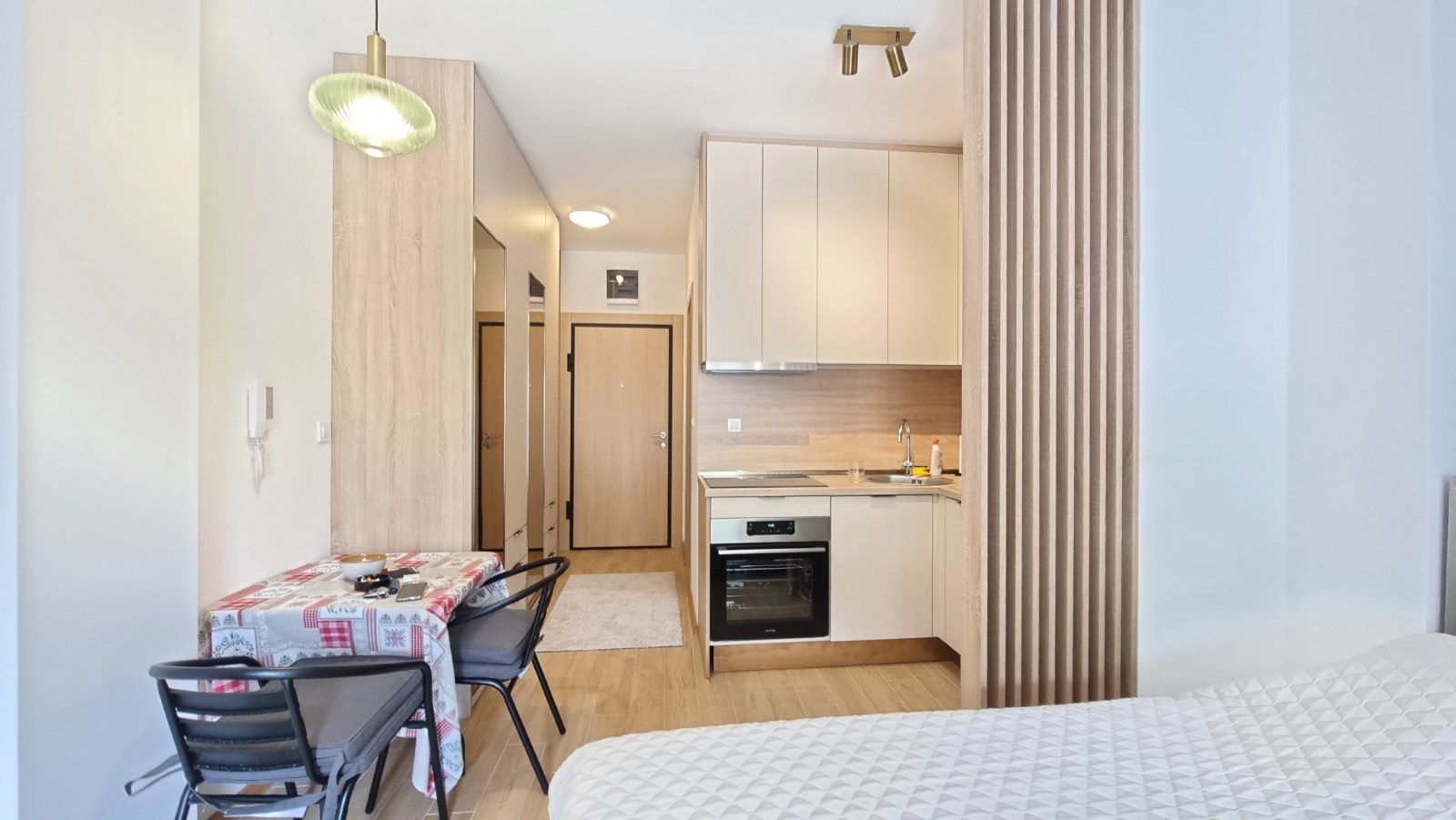 GARSONJERA  30M2 SA PRELEPIM POGLEDOM NA MORE I GRAD, U KOMPLEKSU THE OLD BAKERY, BUDVA - Amfora Real Estate