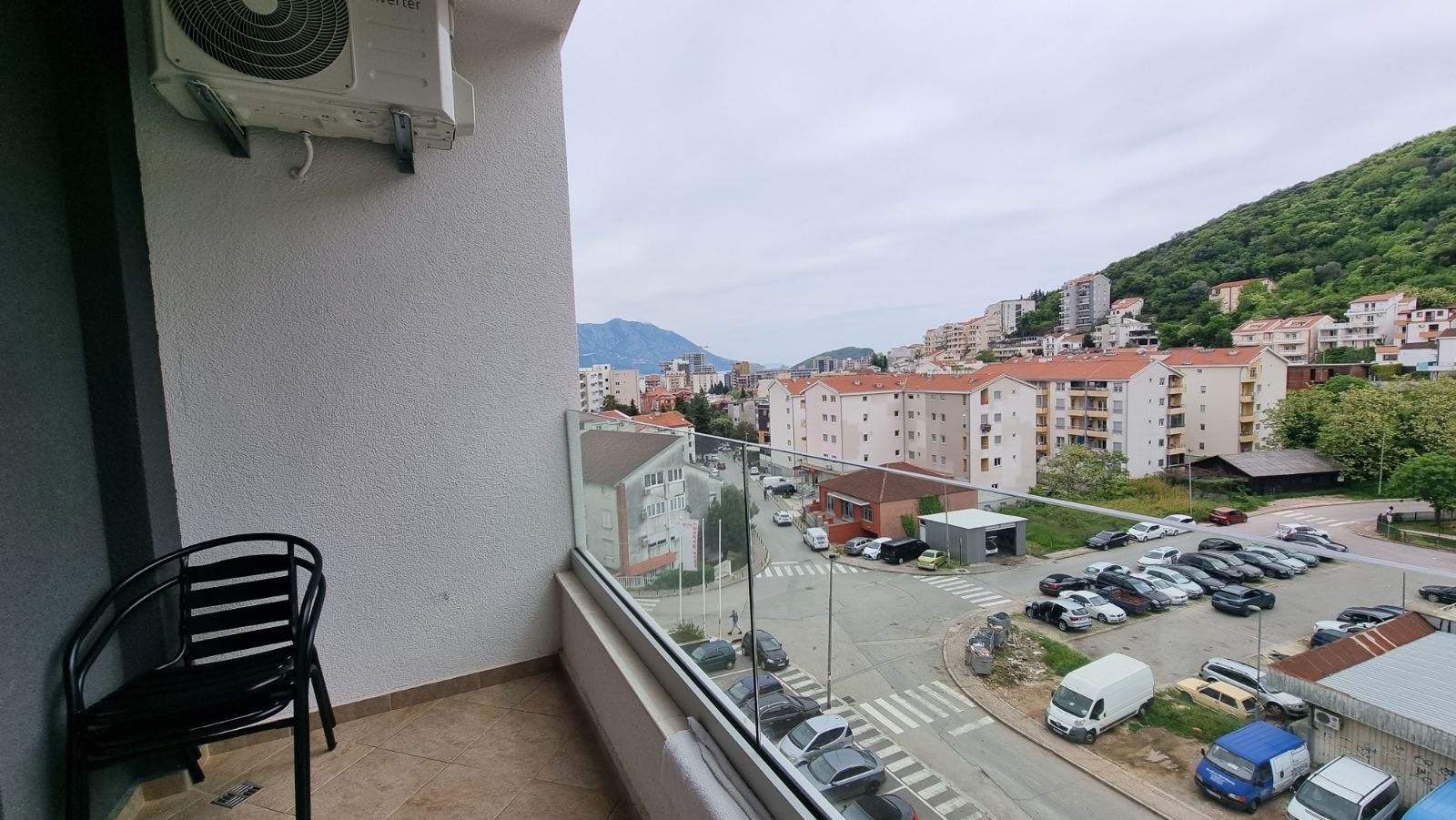 GARSONJERA  30M2 SA PRELEPIM POGLEDOM NA MORE I GRAD, U KOMPLEKSU THE OLD BAKERY, BUDVA - Amfora Real Estate