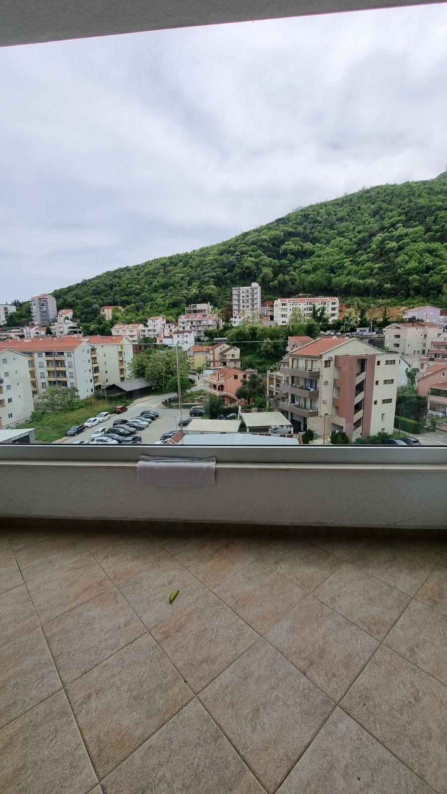 GARSONJERA  30M2 SA PRELEPIM POGLEDOM NA MORE I GRAD, U KOMPLEKSU THE OLD BAKERY, BUDVA - Amfora Real Estate