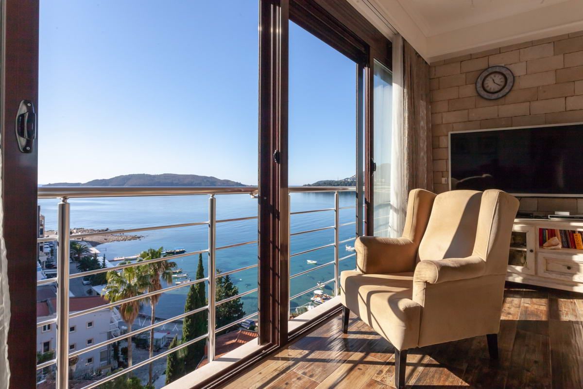 Penthouse 115m2 sa panoramskim pogledom na more, Rafailovići - Amfora Real Estate