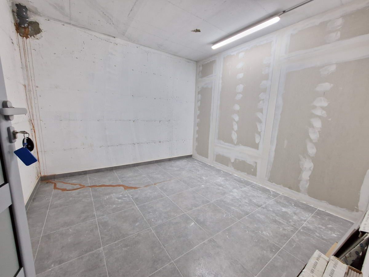 Izdaje se garazno mjesto 15m2 sa ostavom u Old Bakery kompleksu - Amfora Real Estate