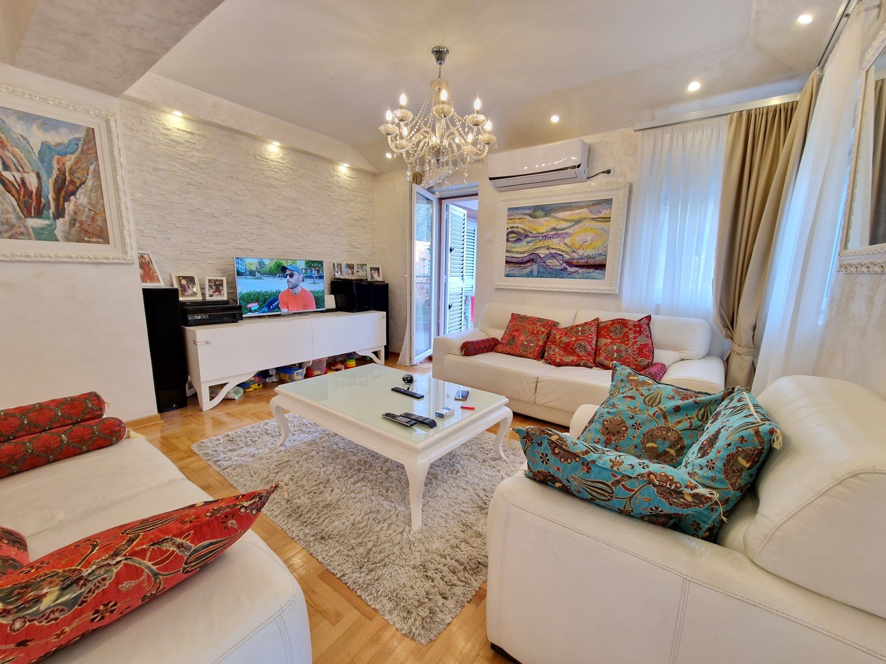 Luksuzan dvosoban stan 90m2 + garaza 20m2,Rozino-Budva. - Amfora Real Estate