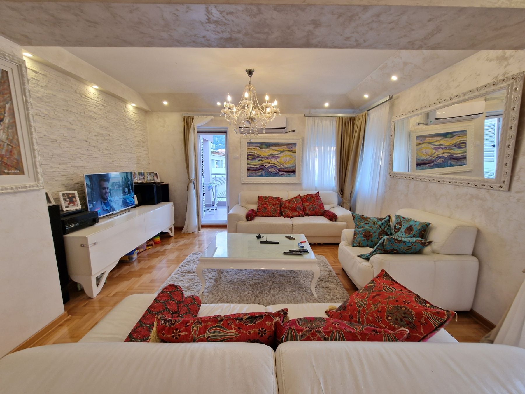Luksuzan dvosoban stan 90m2 + garaza 20m2,Rozino-Budva. - Amfora Real Estate