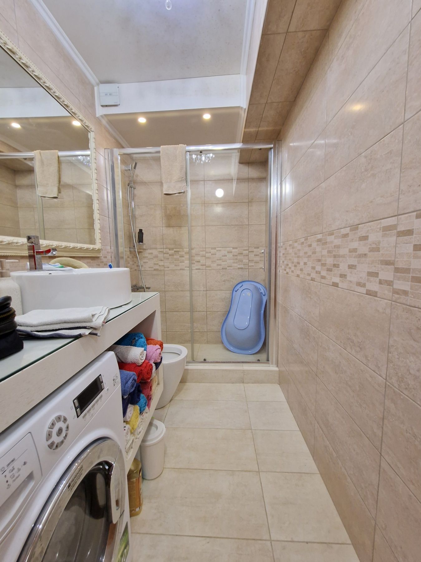 Luksuzan dvosoban stan 90m2 + garaza 20m2,Rozino-Budva. - Amfora Real Estate