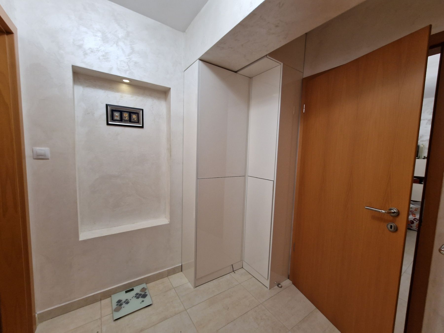 Luksuzan dvosoban stan 90m2 + garaza 20m2,Rozino-Budva. - Amfora Real Estate