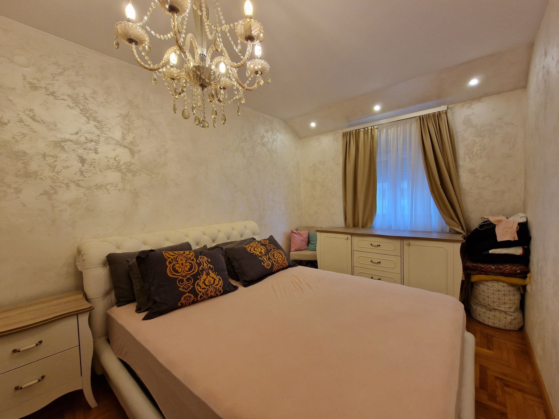 Luksuzan dvosoban stan 90m2 + garaza 20m2,Rozino-Budva. - Amfora Real Estate