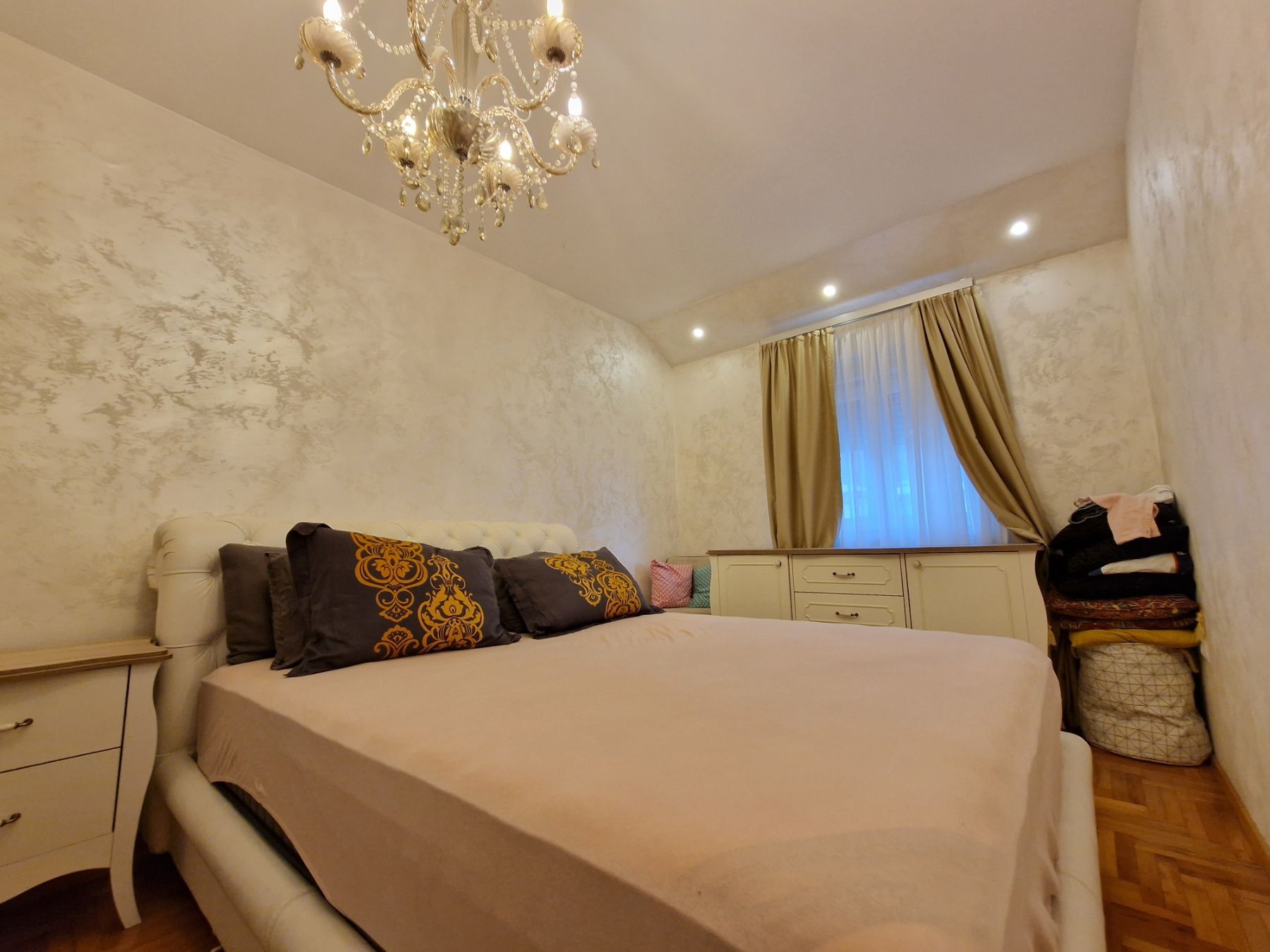 Luksuzan dvosoban stan 90m2 + garaza 20m2,Rozino-Budva. - Amfora Real Estate