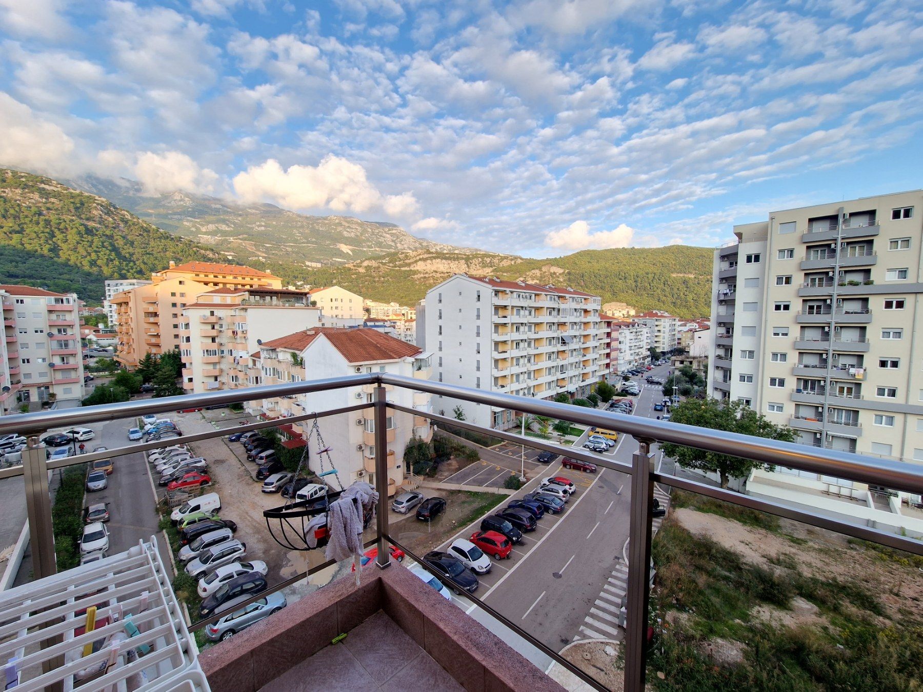 Luksuzan dvosoban stan 90m2 + garaza 20m2,Rozino-Budva. - Amfora Real Estate