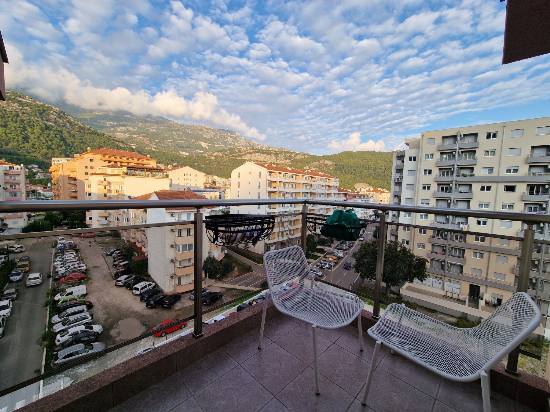 Luksuzan dvosoban stan 90m2 + garaza 20m2,Rozino-Budva. - Amfora Real Estate