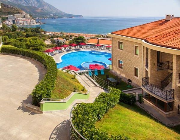 amforaproperty.com/Jednosoban stan sa direktnim pogledom na more u luksuznom kompleksu sa bazenom Belvedere Residence,Becici-Budva