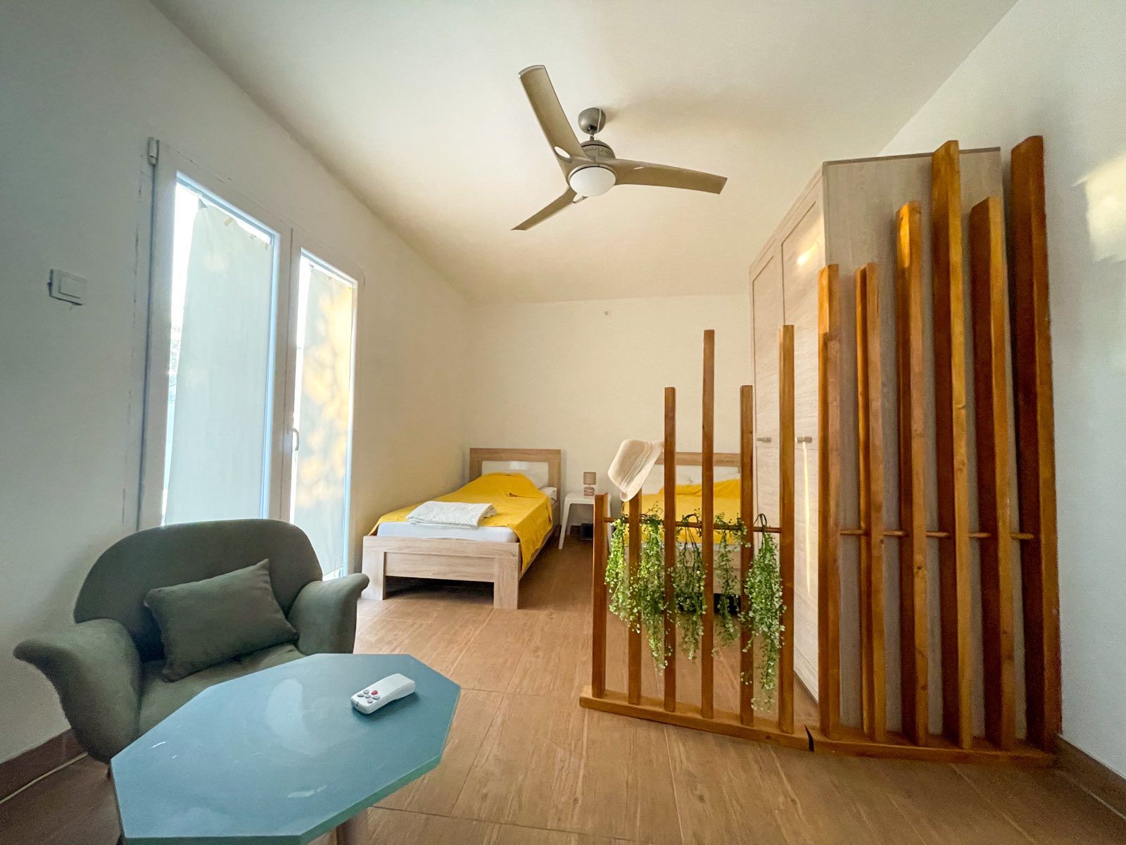 Na prodaju plac (450m2) sa legalizovanim i uknjizenim objektom od 40m2 i prelepim pogledom na more ,Zagora (Kotor) - Amfora Real Estate