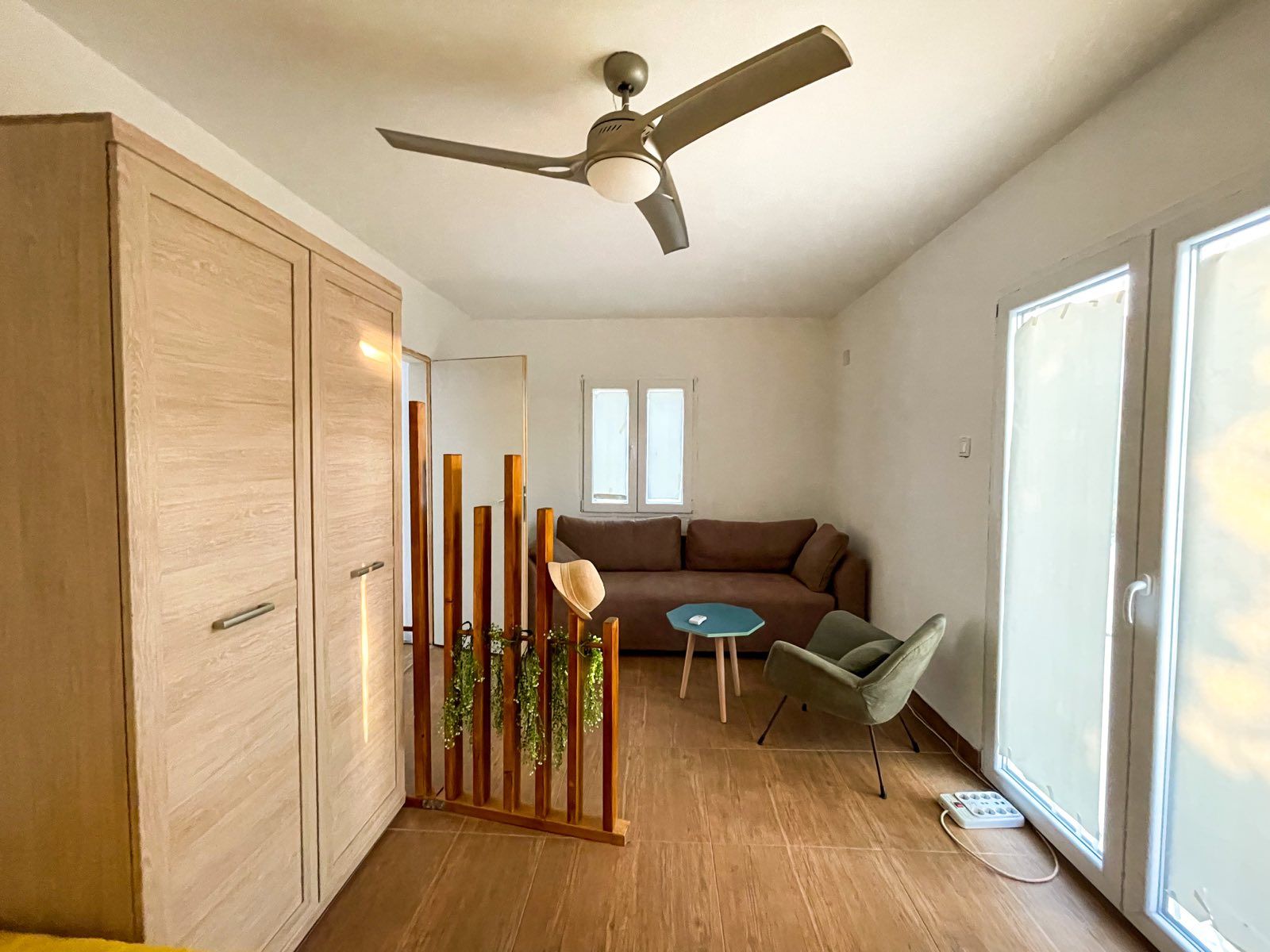Na prodaju plac (450m2) sa legalizovanim i uknjizenim objektom od 40m2 i prelepim pogledom na more ,Zagora (Kotor) - Amfora Real Estate