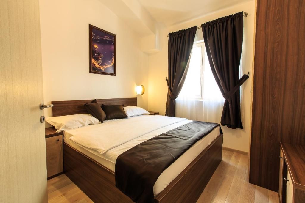 Na prodaju luksuzna vila 175m2 + dodatni apartman 50m2 sa bazenom i panoramskim pogledom na more,Rezevici-Budva - Amfora Real Estate