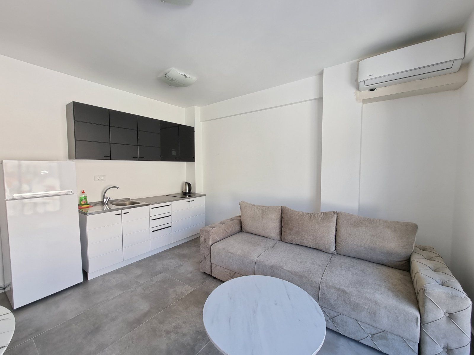 Nov jednosoban stan 48m2, na samo 150 metara od mora,Rafailovici. - Amfora Real Estate