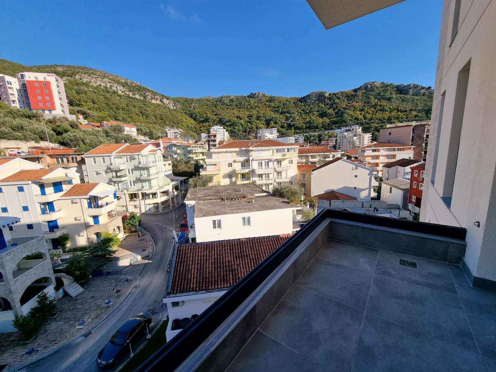 Nov jednosoban stan 48m2, na samo 150 metara od mora,Rafailovici. - Amfora Real Estate