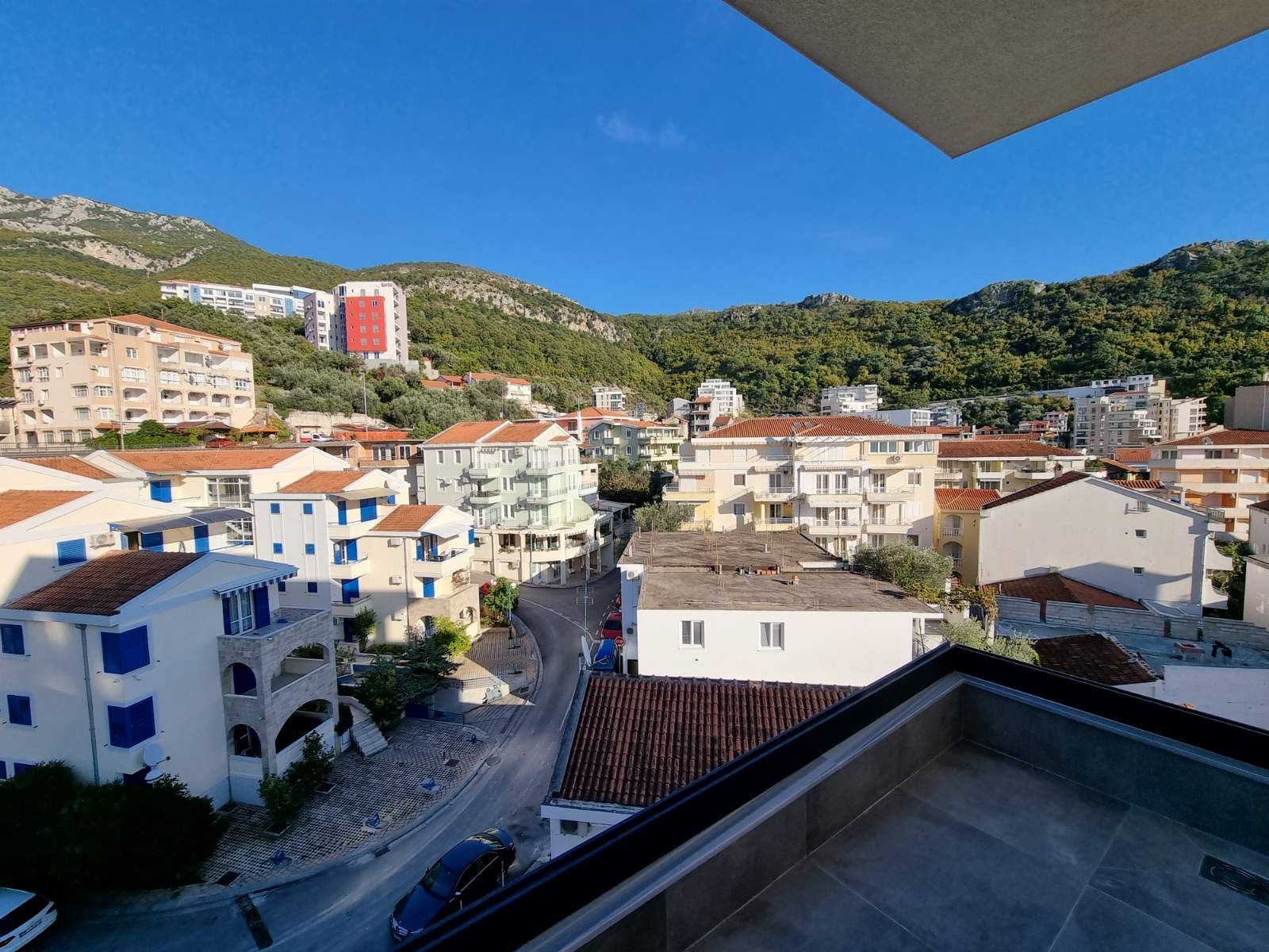 Nov jednosoban stan 48m2, na samo 150 metara od mora,Rafailovici. - Amfora Real Estate