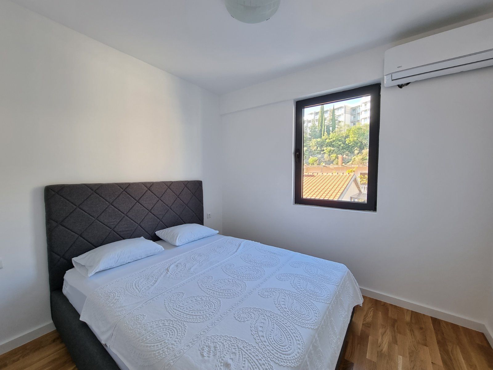 Nov jednosoban stan 48m2, na samo 150 metara od mora,Rafailovici. - Amfora Real Estate