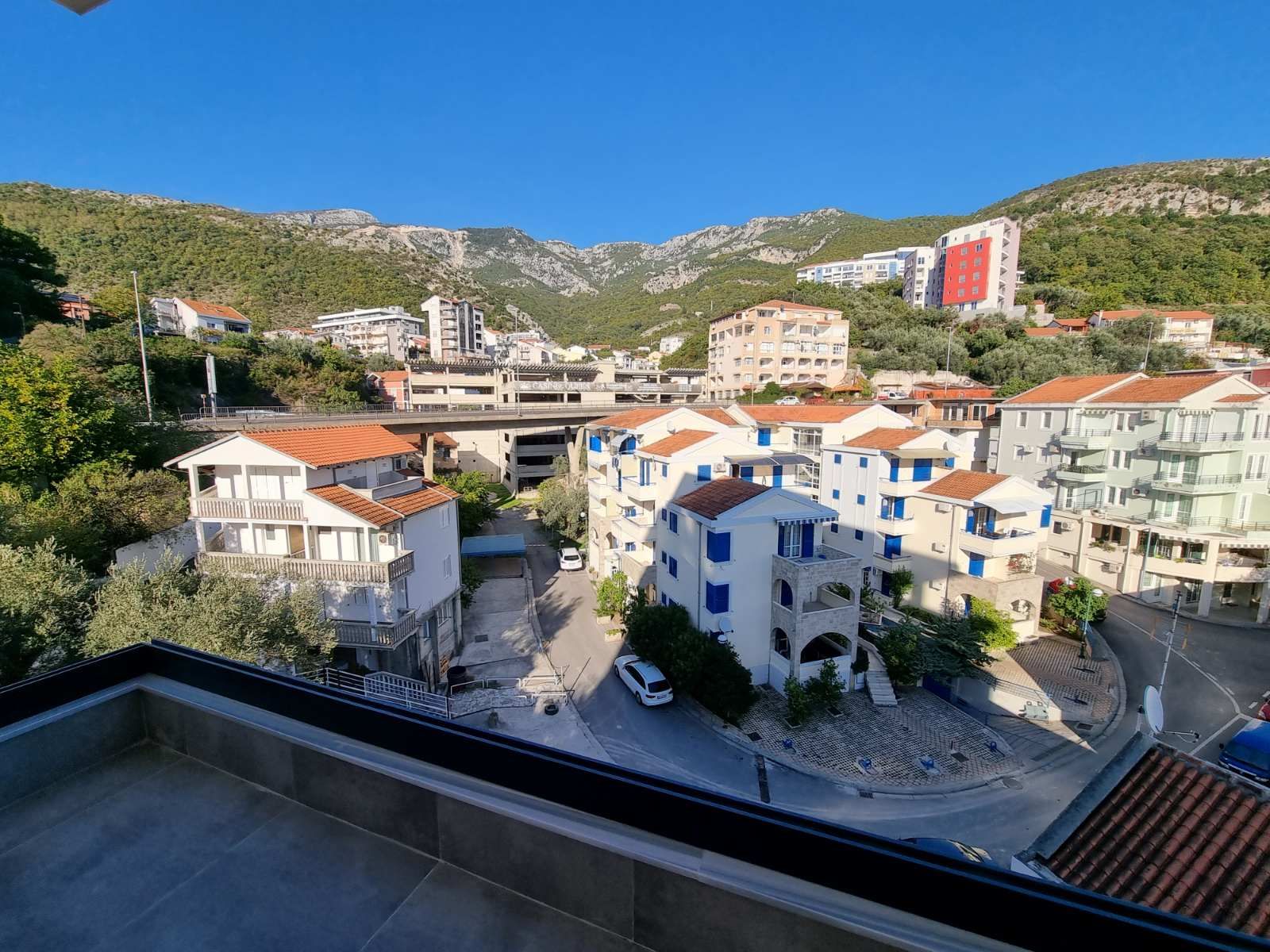 Nov jednosoban stan 48m2, na samo 150 metara od mora,Rafailovici. - Amfora Real Estate