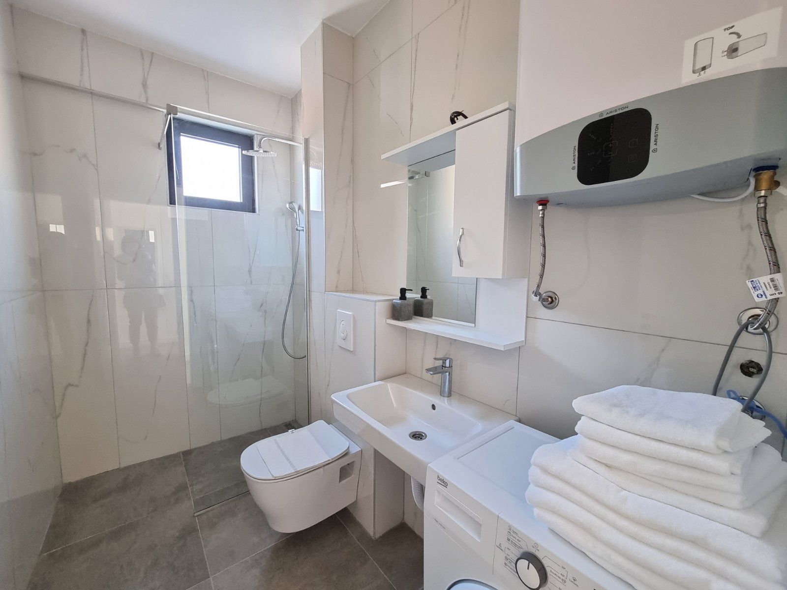 Nov jednosoban stan 48m2, na samo 150 metara od mora,Rafailovici. - Amfora Real Estate