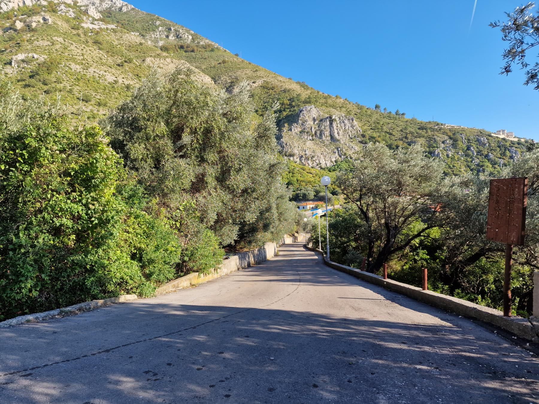 Gradjevinski plac 1650m2 sa nezagradivim pogledom na more, Reževici-Budva - Amfora Real Estate