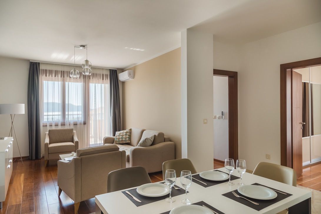 Nov dvosoban stan površine 95m2 sa pogledom na more u zgradi Anatolia 4, Bečići. - Amfora Real Estate