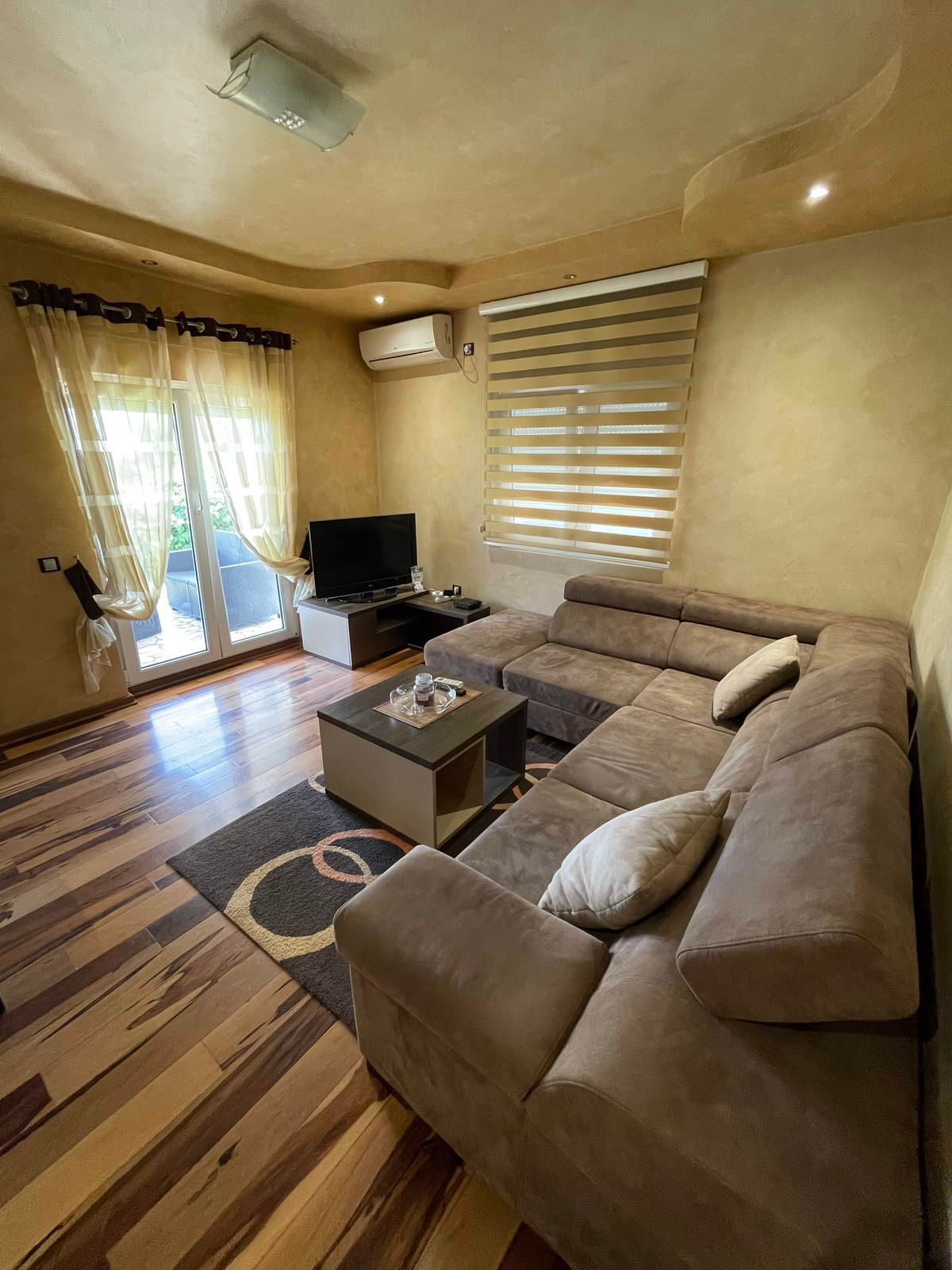 Dvospratna kuca 206m2 sa placem od 340m2 na fantastičnoj lokaciji,Jadranski put,Budva. - Amfora Real Estate