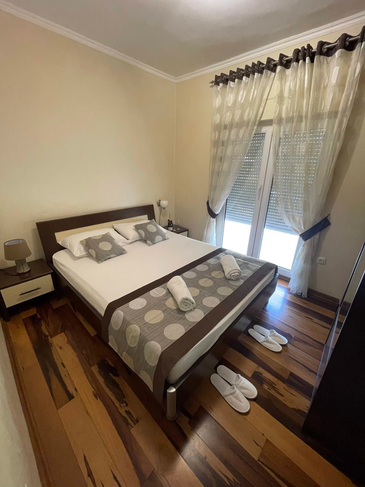 Dvospratna kuca 206m2 sa placem od 340m2 na fantastičnoj lokaciji,Jadranski put,Budva. - Amfora Real Estate