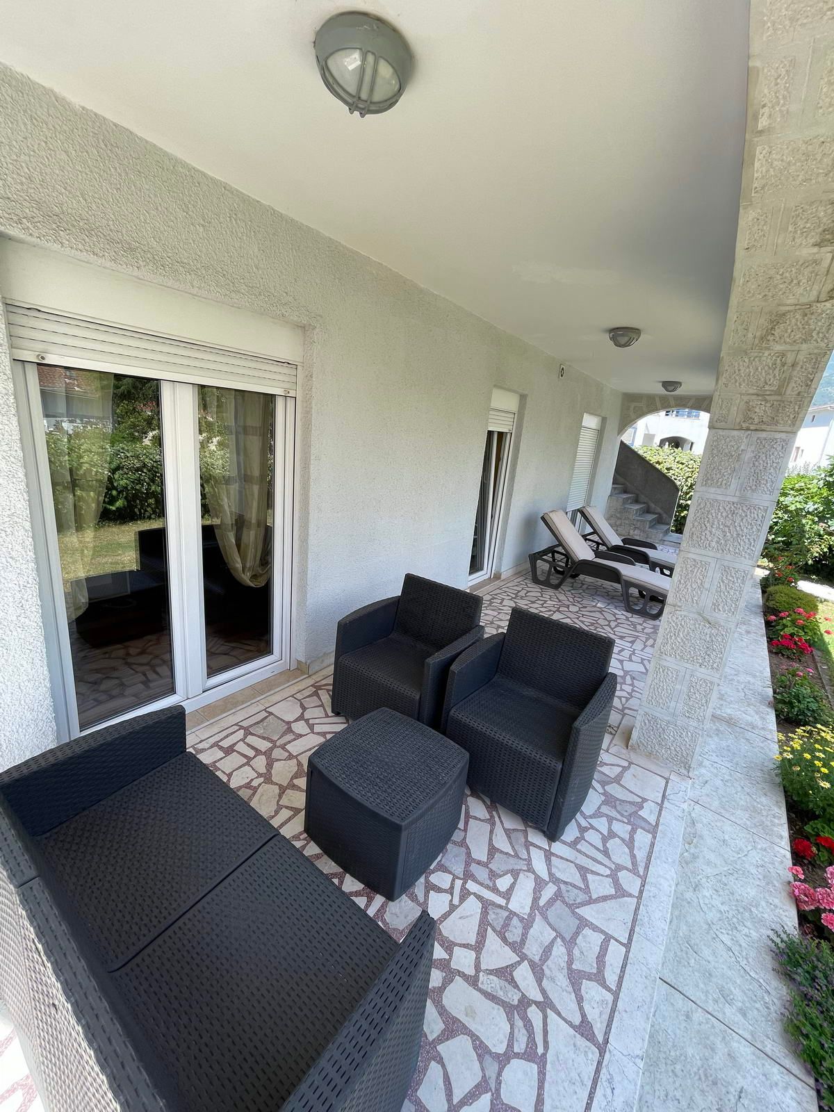 Dvospratna kuca 206m2 sa placem od 340m2 na fantastičnoj lokaciji,Jadranski put,Budva. - Amfora Real Estate