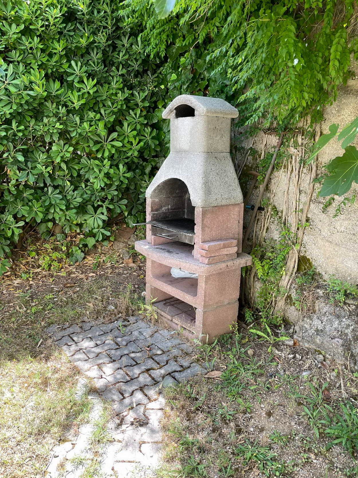 Dvospratna kuca 206m2 sa placem od 340m2 na fantastičnoj lokaciji,Jadranski put,Budva. - Amfora Real Estate