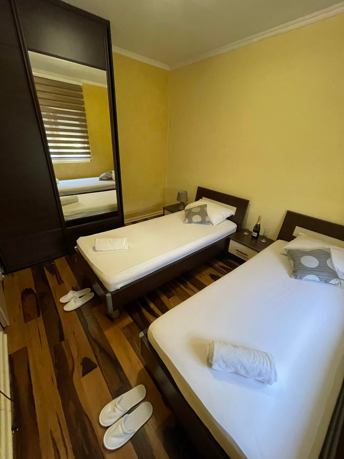 Dvospratna kuca 206m2 sa placem od 340m2 na fantastičnoj lokaciji,Jadranski put,Budva. - Amfora Real Estate