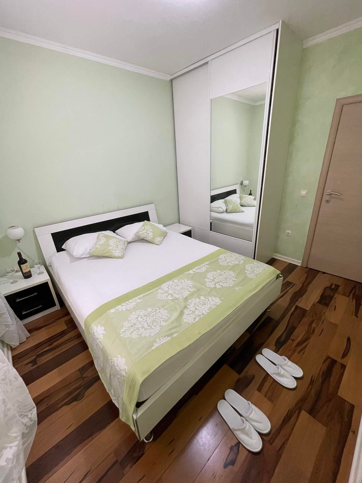 Dvospratna kuca 206m2 sa placem od 340m2 na fantastičnoj lokaciji,Jadranski put,Budva. - Amfora Real Estate