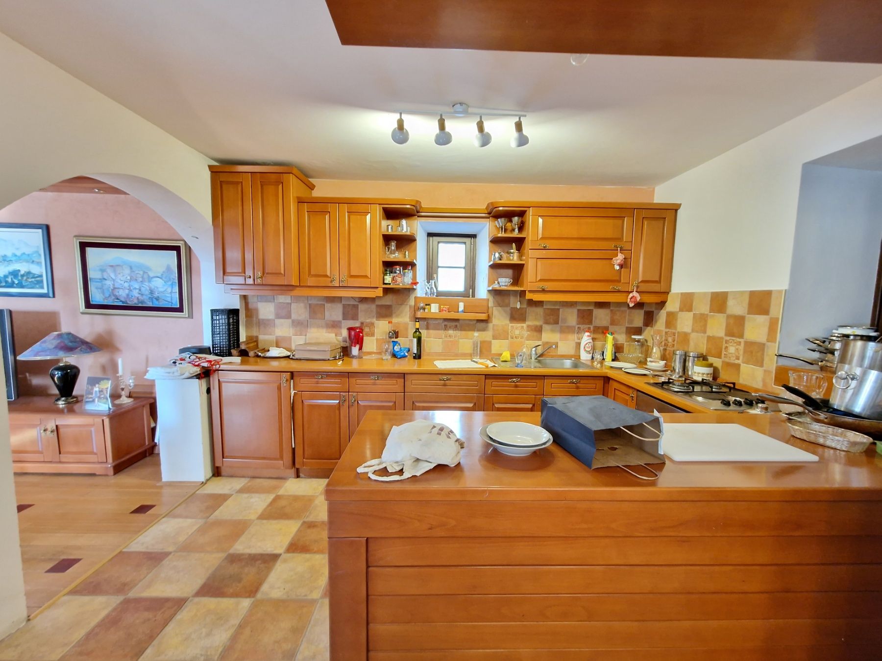 Kamena kuća sa prelepim pogledom na more u neposrednoj blizini Svetog Stefana-Čelobrdo (Na duzi vremenski period) - Amfora Real Estate