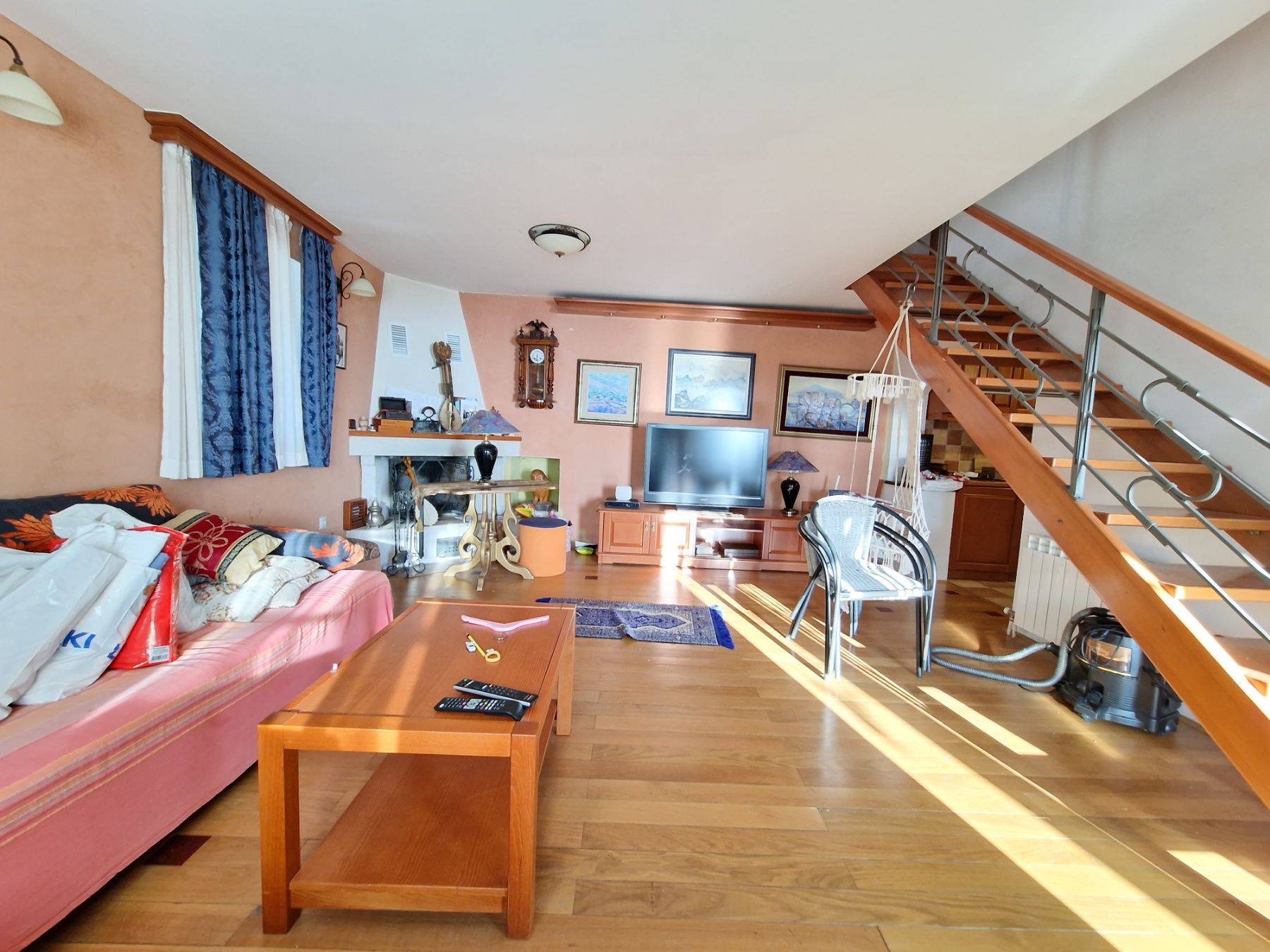 Kamena kuća sa prelepim pogledom na more u neposrednoj blizini Svetog Stefana-Čelobrdo (Na duzi vremenski period) - Amfora Real Estate