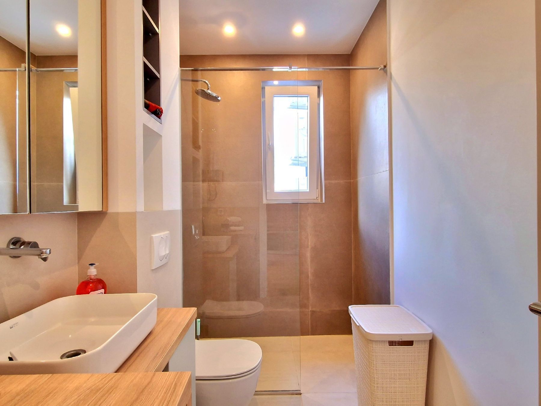 Luksuzan jednosoban stan 41m2,sa delimičnim pogledom na more ,Becici. - Amfora Real Estate