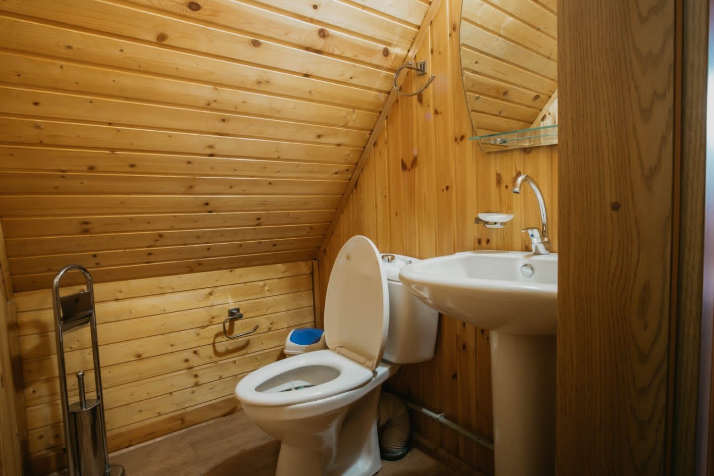 Prodaja vikendice 140 m² na placu 650 m² – Žabljak, 3 minuta od centra, direktan pristup sa magistrale - Amfora Real Estate