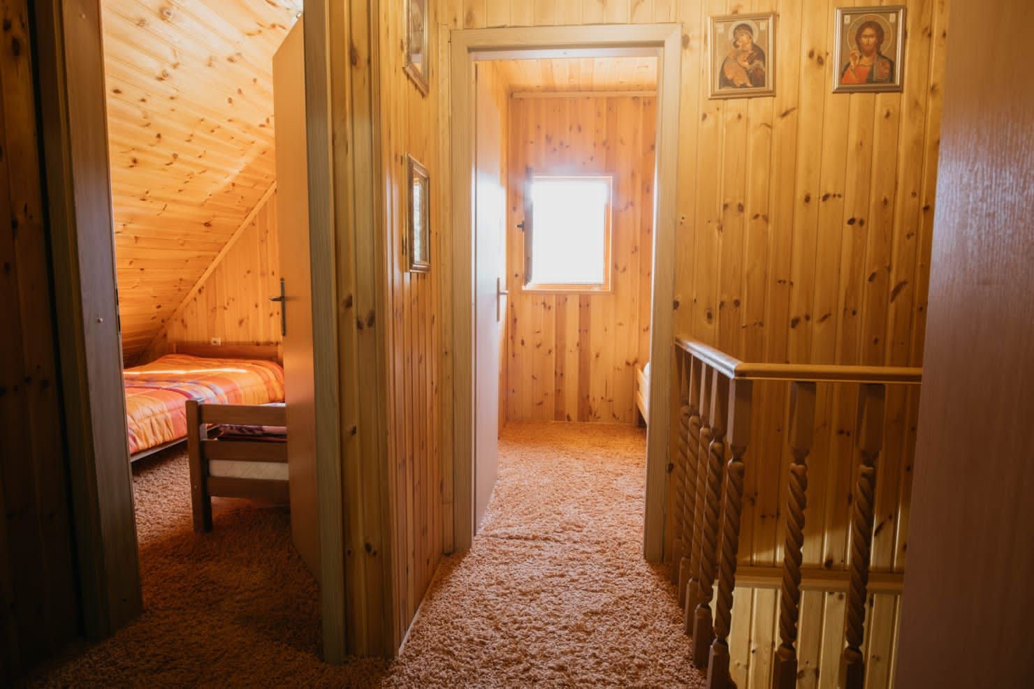 Prodaja vikendice 140 m² na placu 650 m² – Žabljak, 3 minuta od centra, direktan pristup sa magistrale - Amfora Real Estate