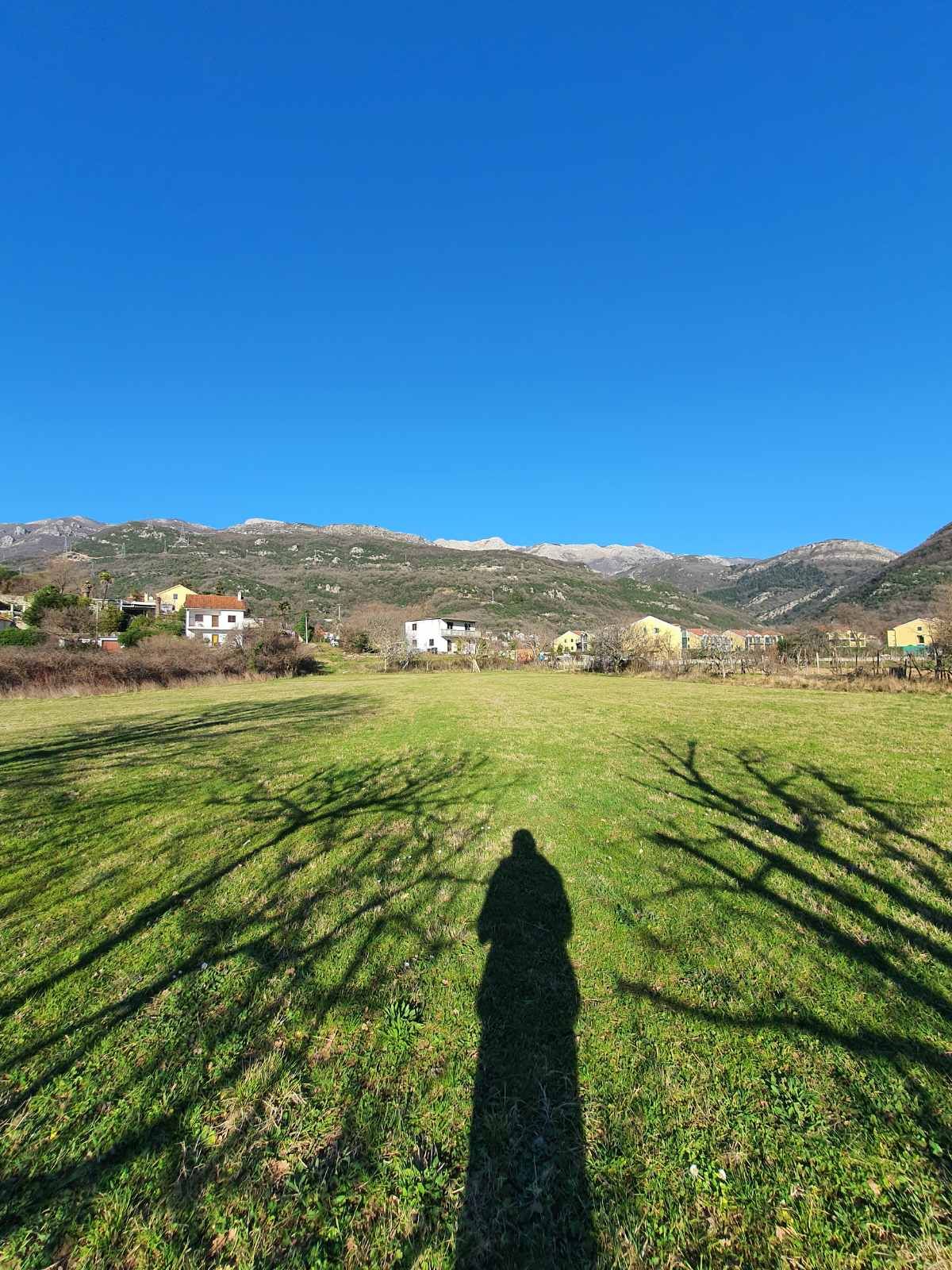 Urbanizovan plac  1861m2 na 50 metara od magistrale.Lastva Grbaljska - Amfora Real Estate