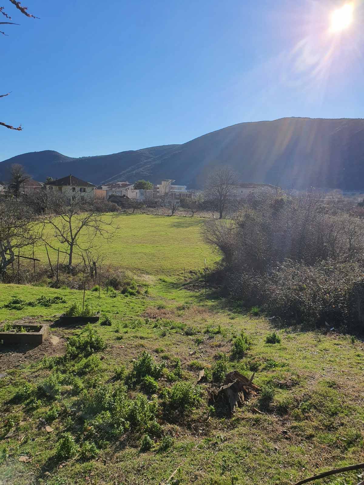 Urbanizovan plac  1861m2 na 50 metara od magistrale.Lastva Grbaljska - Amfora Real Estate