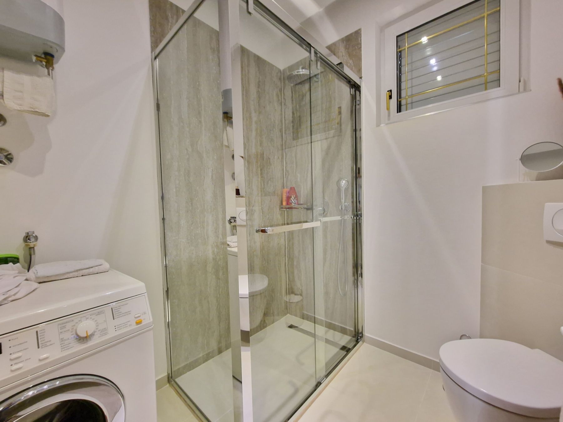 Prelepa dvospratna kuca 250m2 u naselju Podmaine,Budva. - Amfora Real Estate