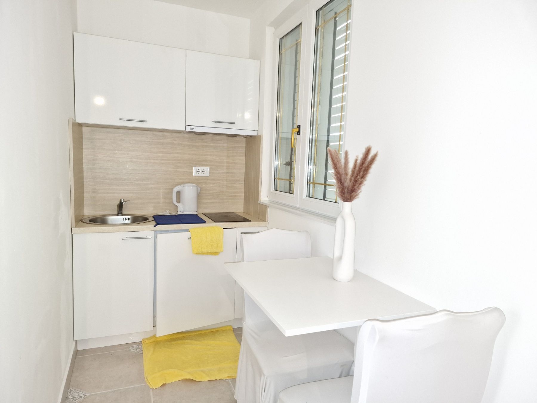 Prelepa dvospratna kuca 250m2 u naselju Podmaine,Budva. - Amfora Real Estate