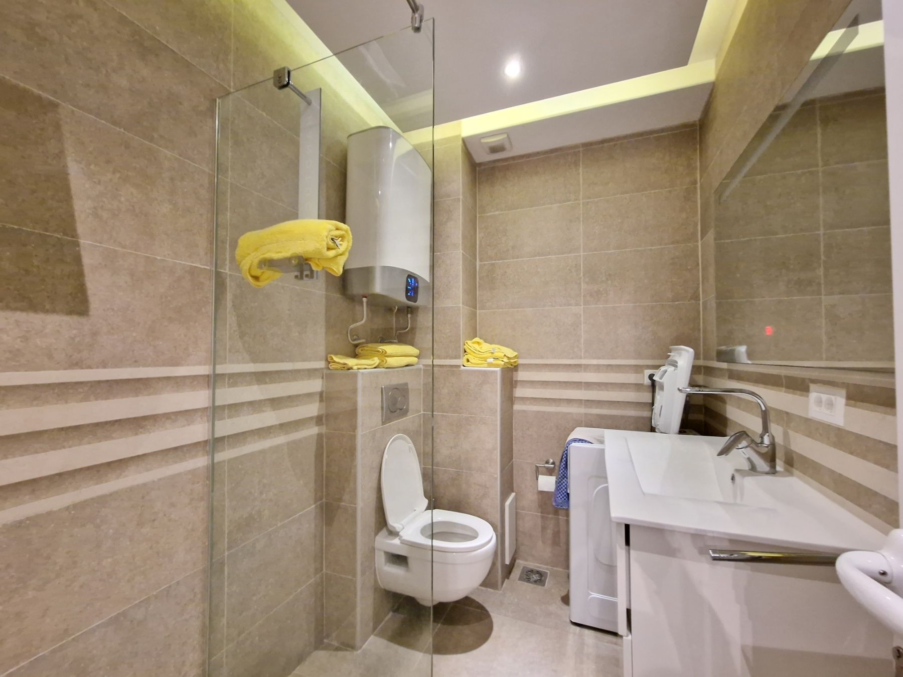 Prelepa dvospratna kuca 250m2 u naselju Podmaine,Budva. - Amfora Real Estate