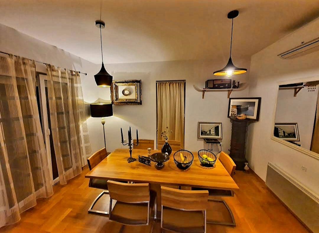 Kompletno opremljen dvosoban stan na sjajnoj poziciji Mrčevac-Tivat. (Na duzi vremenski period) - Amfora Real Estate