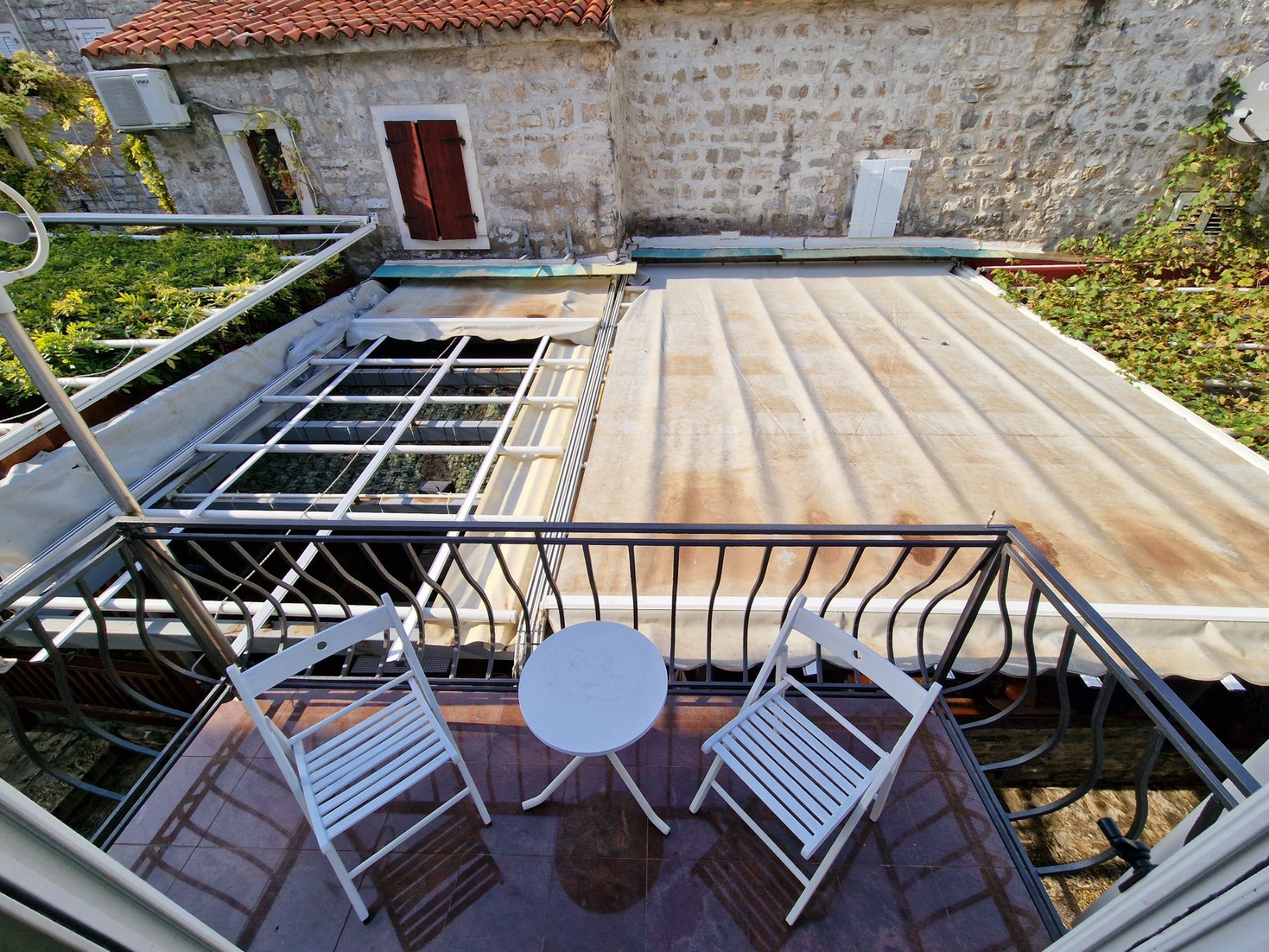 Jedinstvena ponuda,dvosoban stan površine 110m2 u  srcu Starog grada u Budvi. - Amfora Real Estate