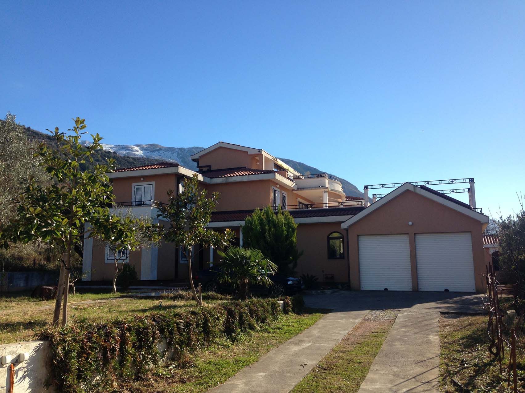 Na prodaju kuća sa bazenom,Kavač-Kotor - Amfora Real Estate