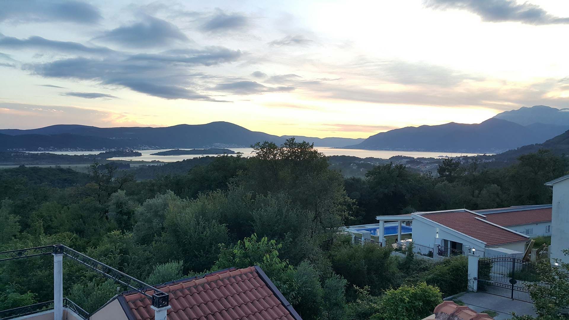 Na prodaju kuća sa bazenom,Kavač-Kotor - Amfora Real Estate