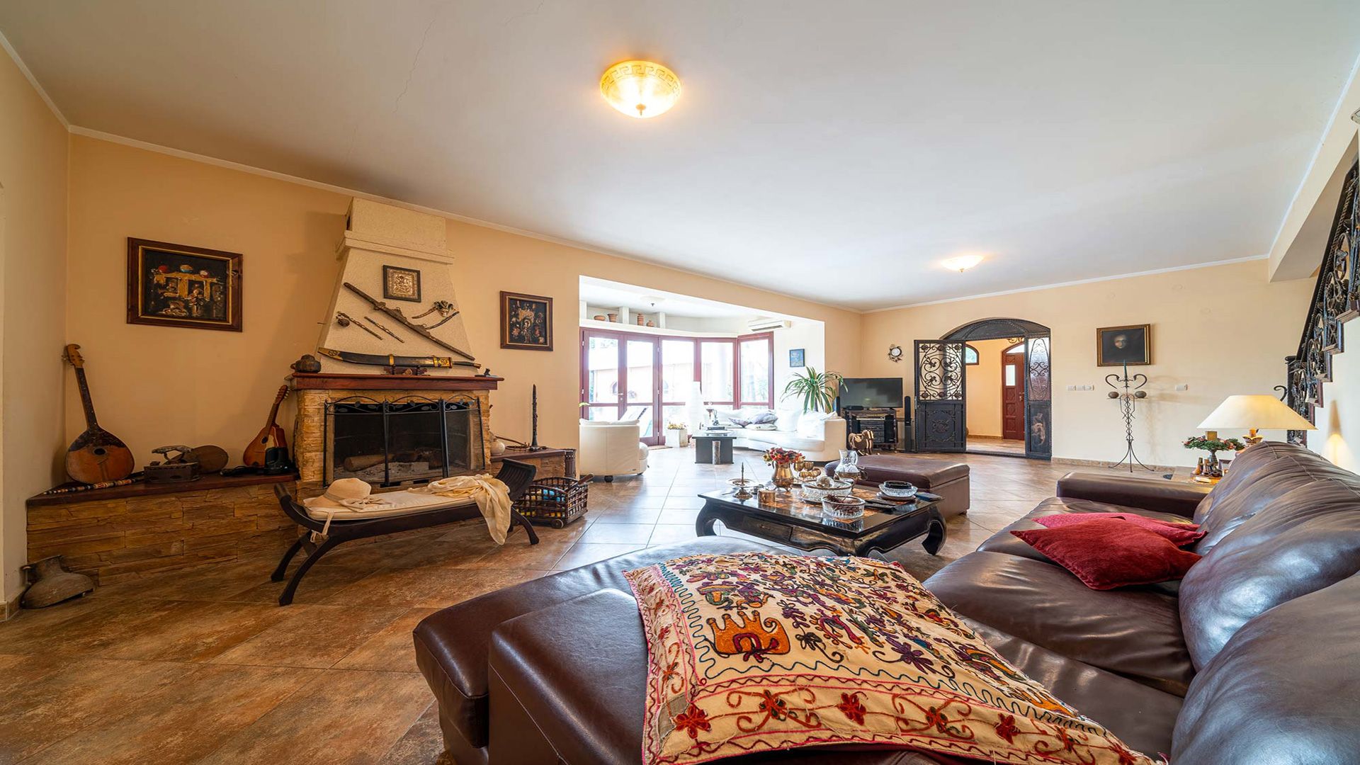 Na prodaju kuća sa bazenom,Kavač-Kotor - Amfora Real Estate