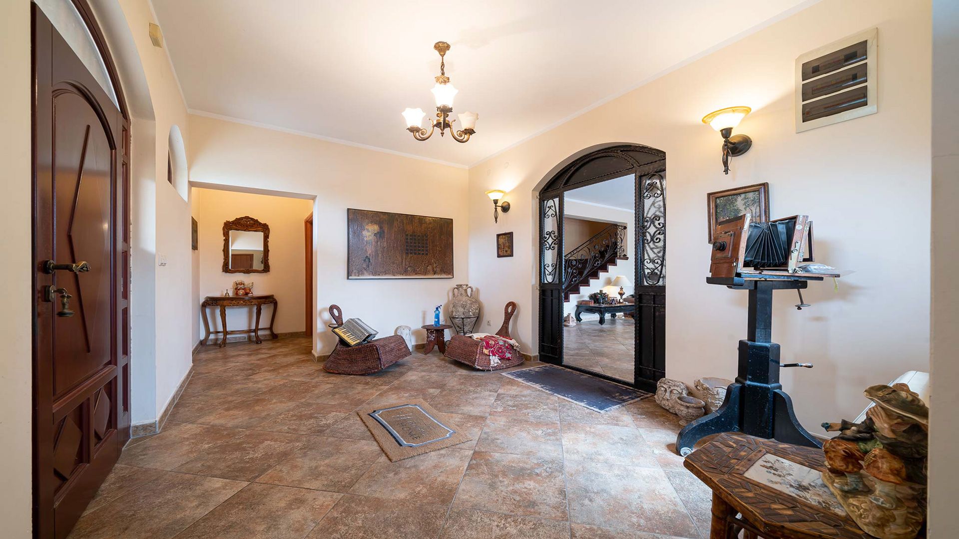 Na prodaju kuća sa bazenom,Kavač-Kotor - Amfora Real Estate