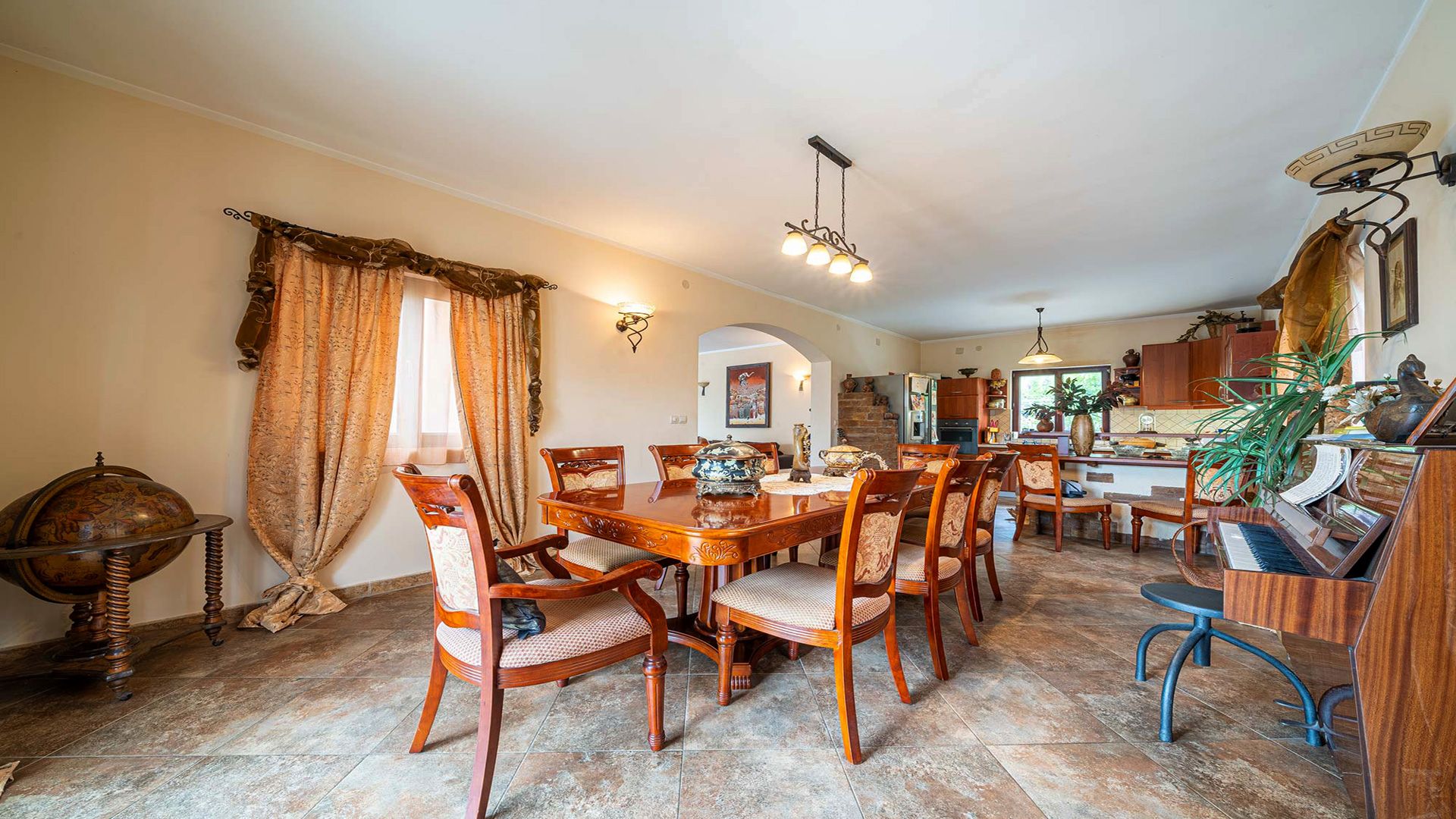 Na prodaju kuća sa bazenom,Kavač-Kotor - Amfora Real Estate